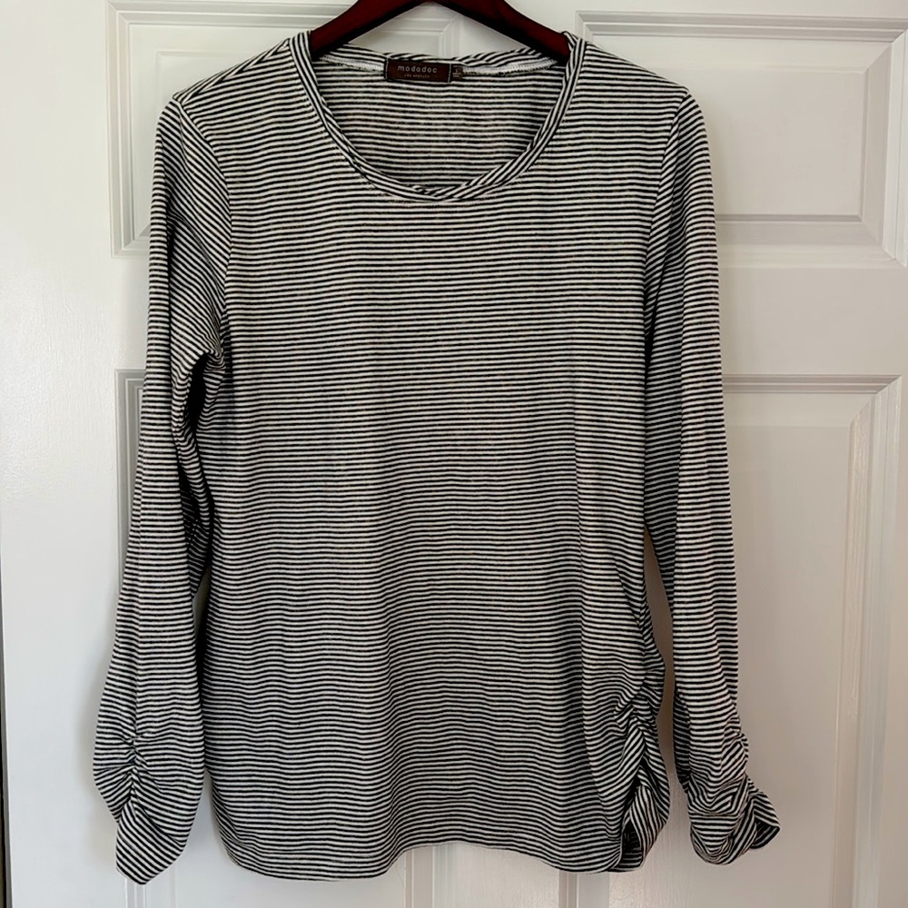MODODOC- Striped Long Sleeve Seersucker Top - Large